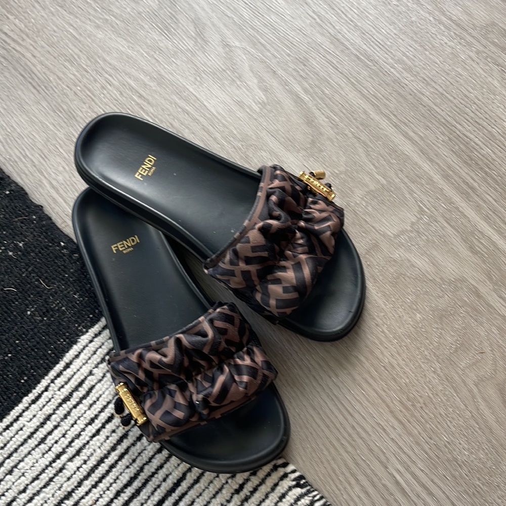 FENDI slippers